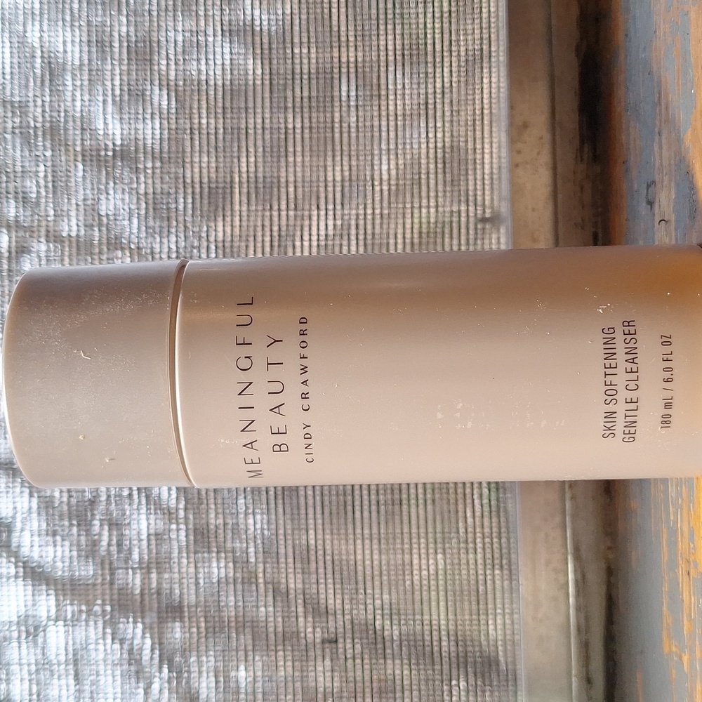 Meaningful Beauty Skincare Collection - Cream and Purple by Cindy Crawford - Picture 3 of 11